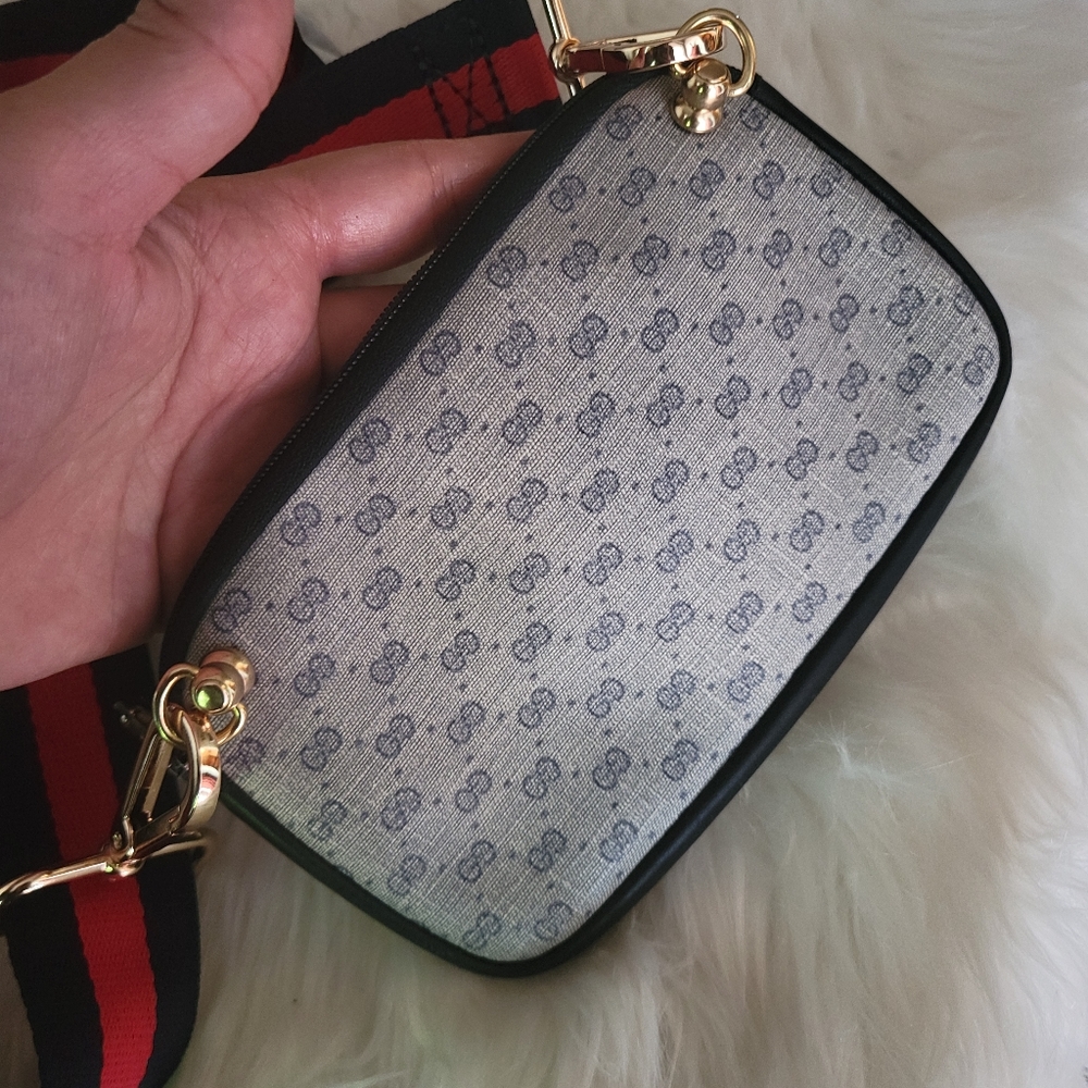 100% Authentic Gucci vintage mini pouch - Picture 8 of 12